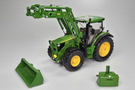 John Deere 6125R met voorlader