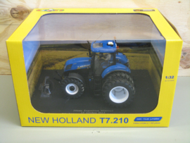 New Holland T7.210 with double rear wheels