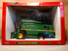 John Deere 2266