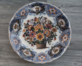 Tichelaar Makkum - Polychroom wandbord, bloemenmand