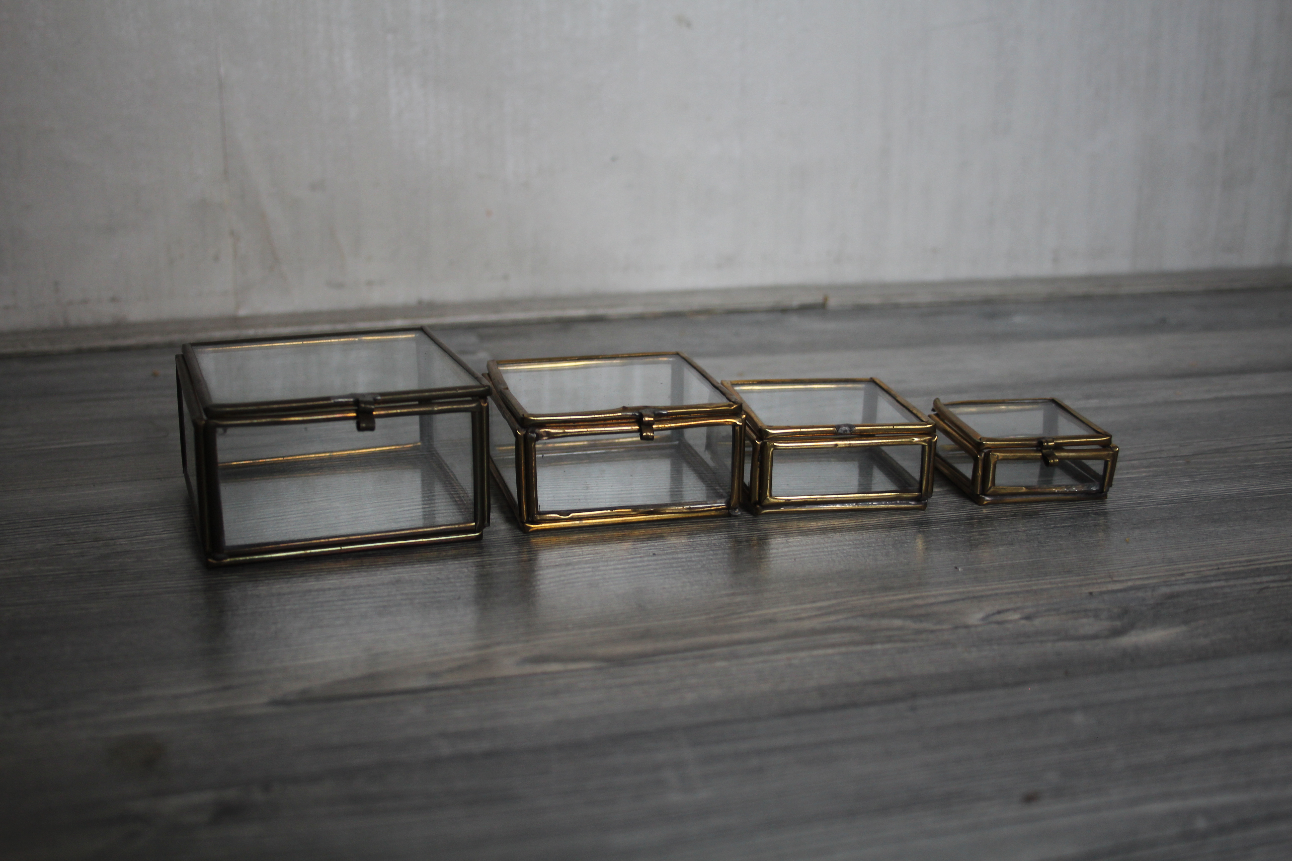 4 sieradendoosjes messing met glas(nestelbaar)