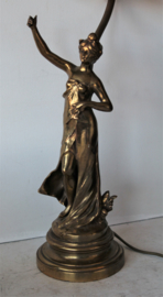 Gesigneerd op de voet - Verguld bronzen Art Nouveau / Jugendstil lamp