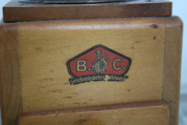 Houten Koffiemolen, B.C.