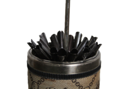 Vintage sigarettenautomaat met paardendecoratie