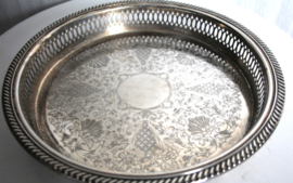 Verzilverd - ronde serveerschaal met opstaande rand