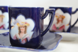 Vintage kinderservies met 5 kop en schotels