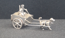 Zilveren miniatuur - hondenkar