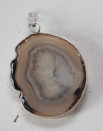 Agaat Steen gezet in zilver met afbeelding 19e eeuwse dame