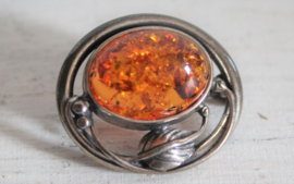 Broche, zilver met Amber