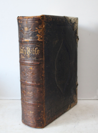 "The Holy Bible" - Antieke grote Engelstalige Bijbel met messing sloten, ca 1890