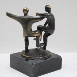 Corry Ammerlaan - bronzen beeld "Dansen"
