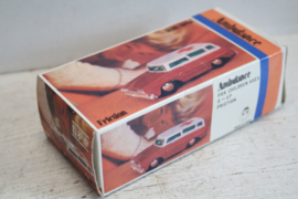 Blikken speelgoed - Ambulance MF732