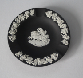 Wedgwood Jasper asbak met de Godin Diana in haar strijdwagen