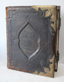 "The Holy Bible" - Antieke grote Engelstalige Bijbel met messing sloten, ca 1890