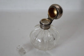 Parfum fles met zilveren dop 1904 - Phineas Harris Levi, Joseph Wolff Salaman