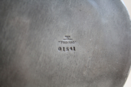 Liberty & Co, Tudric pewter (tin) kandelaars