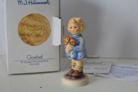 Goebel Hummel 239a - Mädchen mit blumenstraus / girl with nosegay 1967