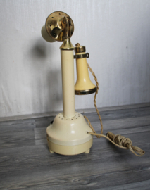 Vintage jaren '60 candlestick telefoon transistor radio
