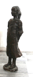 Corry Ammerlaan - bronzen beeldje "Sophie"