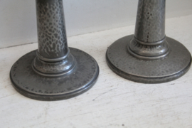Liberty & Co, Tudric pewter (tin) kandelaars