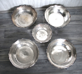 5 Art Deco gehamerde schalen , Hollandia Plate