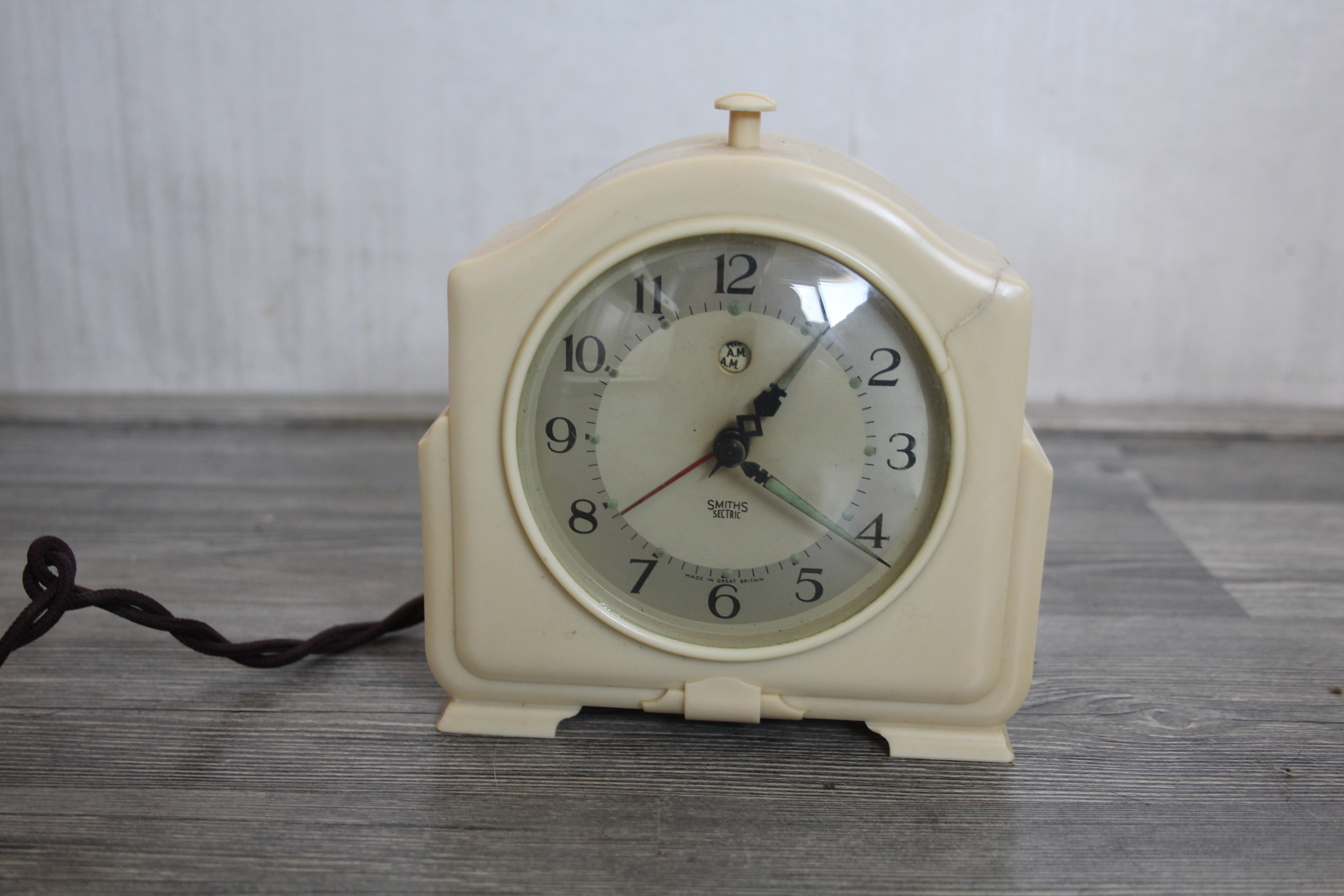 Smiths Sectric Art Deco klok met wekker functie