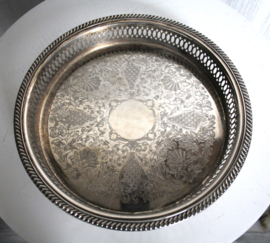 Verzilverd - ronde serveerschaal met opstaande rand