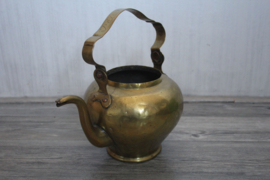 Geel koperen ketel, gedateerd 1844