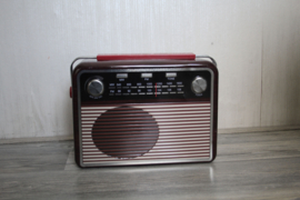 Broodtrommel / Blik in de vorm van een vintage radio