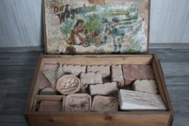 F & B / Brevette - 19e eeuwse gipsmallen