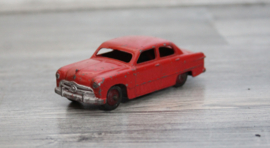 Dinky Toys GB 139A Ford Fordor sedan 1950.