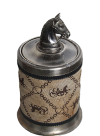 Vintage sigarettenautomaat met paardendecoratie