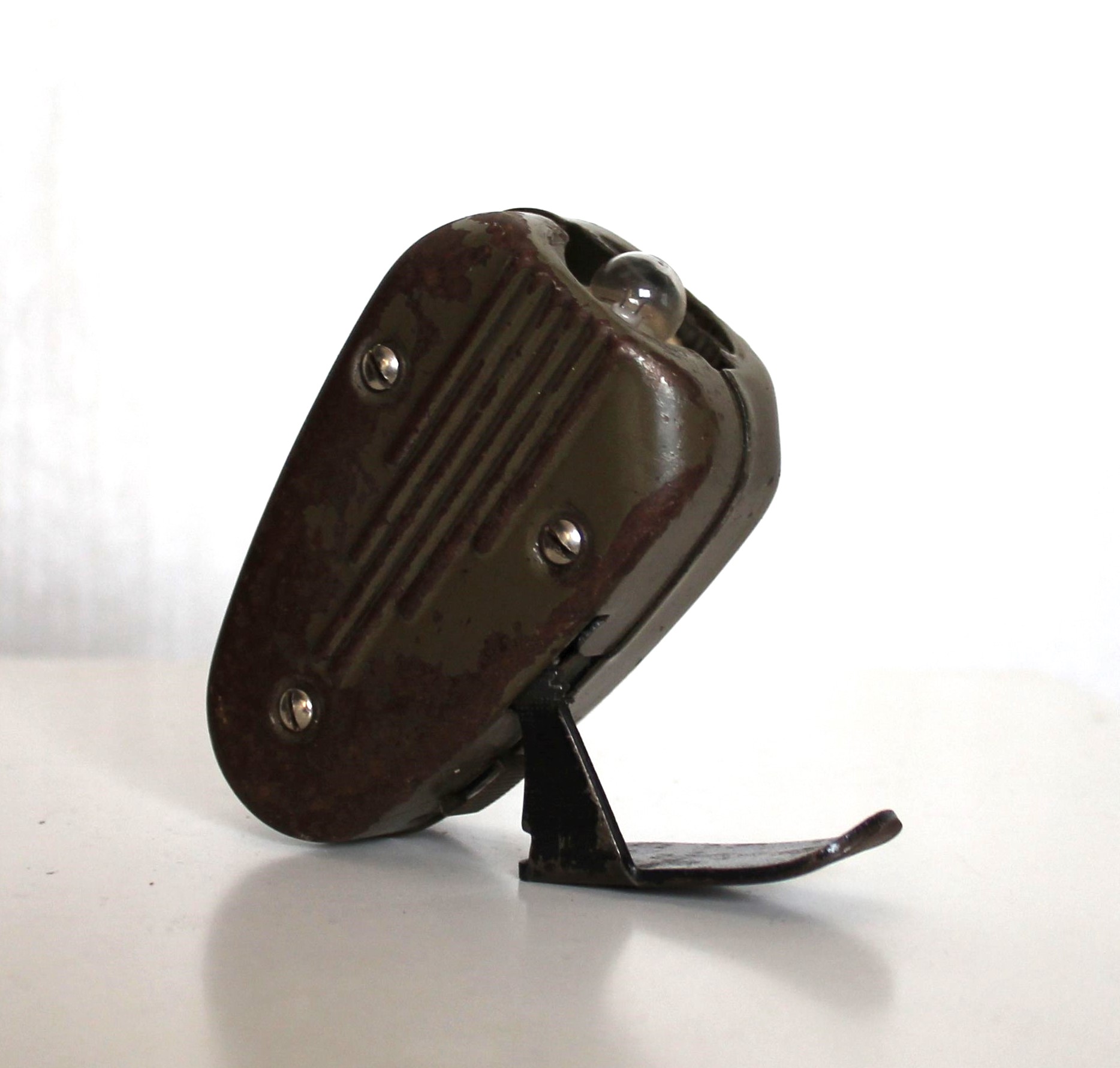 Wehrmacht knijpkat/Dynamo zaklamp door Philips WWII