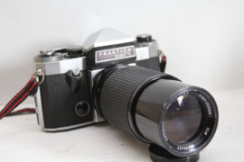 Praktica SuperTL SLR camera met Ensinon 80-200 mm objectief