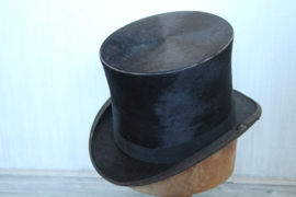 B.W. Lepelman,  Almelo Antieke hoge hoed of tophat