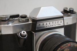 Praktica Nova met Hansa 200mm tele lens