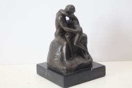 "De kus" bronzen beeld, naar Rodin