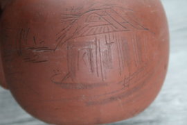 Japanse terracotta theepot met Mount Fuji