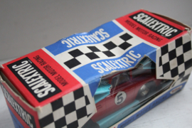 Vintage SCALEXTRIC Aston Martin DB4 MM/C68 Red No.5 Slot Race auto met zonnedak