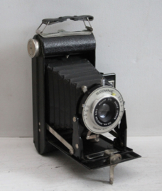 Camera: Kodak Folding Brownie Six-20