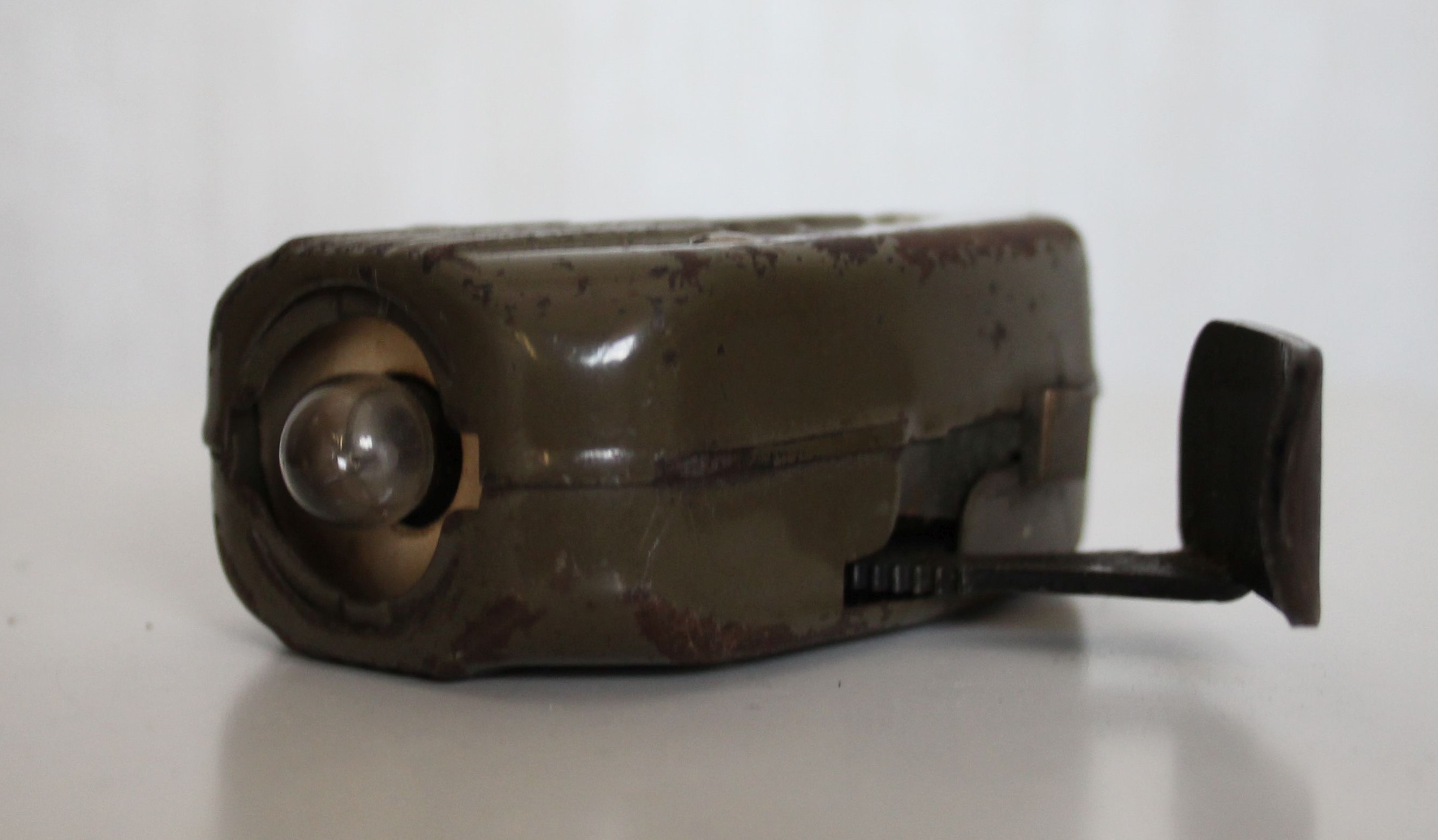 Wehrmacht knijpkat/Dynamo zaklamp door Philips WWII
