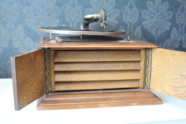 Antieke houten platenspeler met slinger - 78 rpm