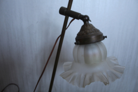 Art Nouveau tafellamp met glazen kapje