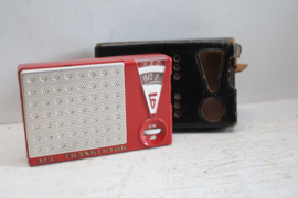 Transistor Radio - NEC NT-620 in het rood