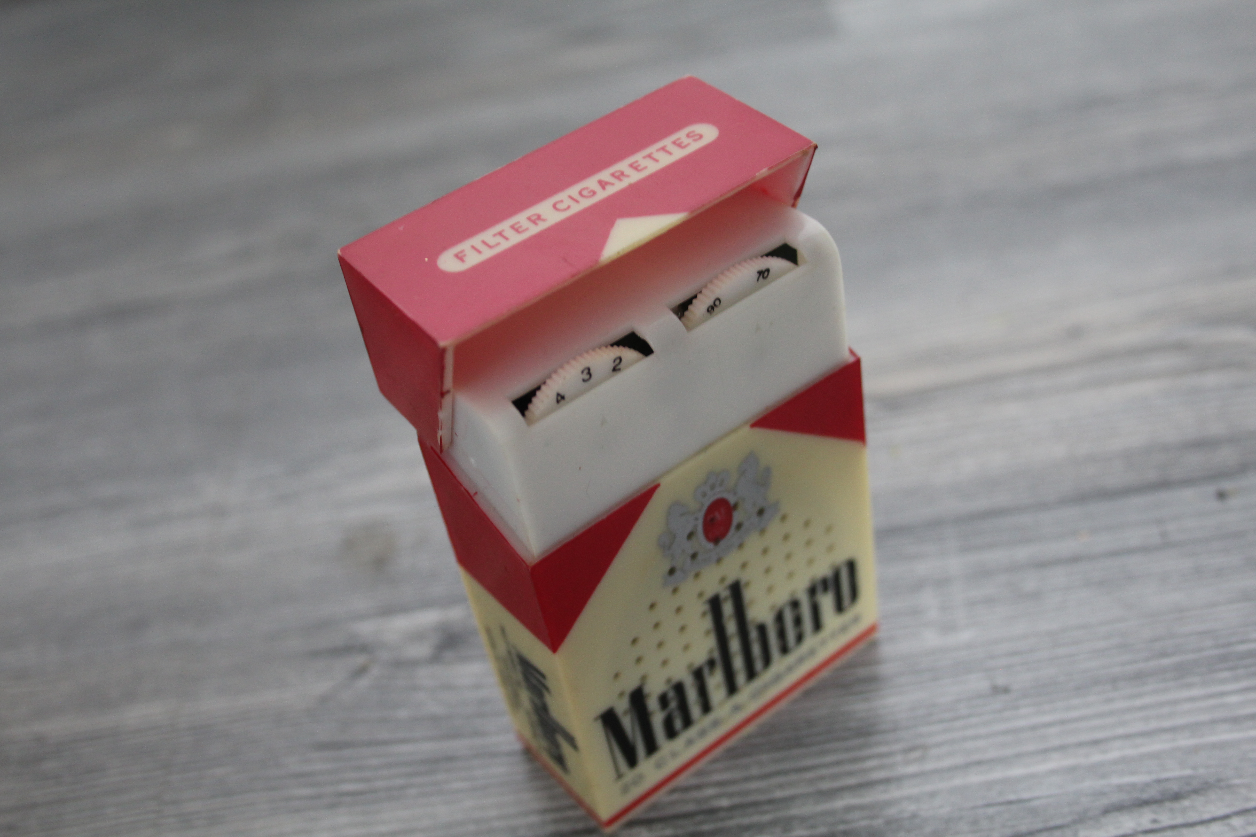 Vintage Marlboro sigaretten transistor radio