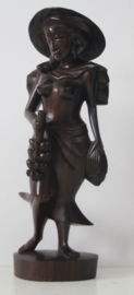 Coromandelhouten beeld van een Aziatische dame  half ontbloot - Bali