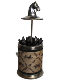 Vintage sigarettenautomaat met paardendecoratie