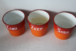 Zand Zeep en Soda rekje - Oranje emaille met opgehoogde letters