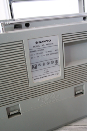 Draagbare radio/cassette speler, Sanyo M-9813L Boombox