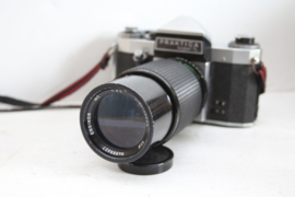 Praktica SuperTL SLR camera met Ensinon 80-200 mm objectief